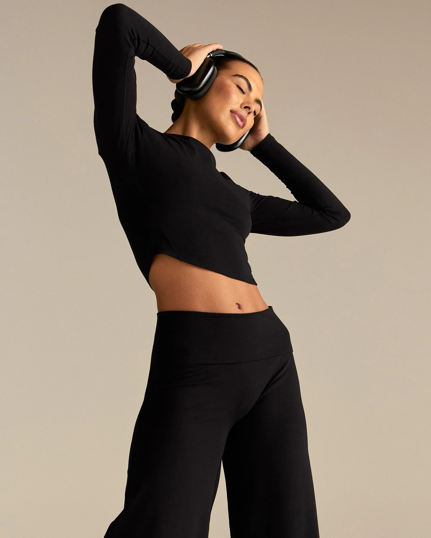 Cotton Contour Long Sleeve T-Shirt | Black - Image 4
