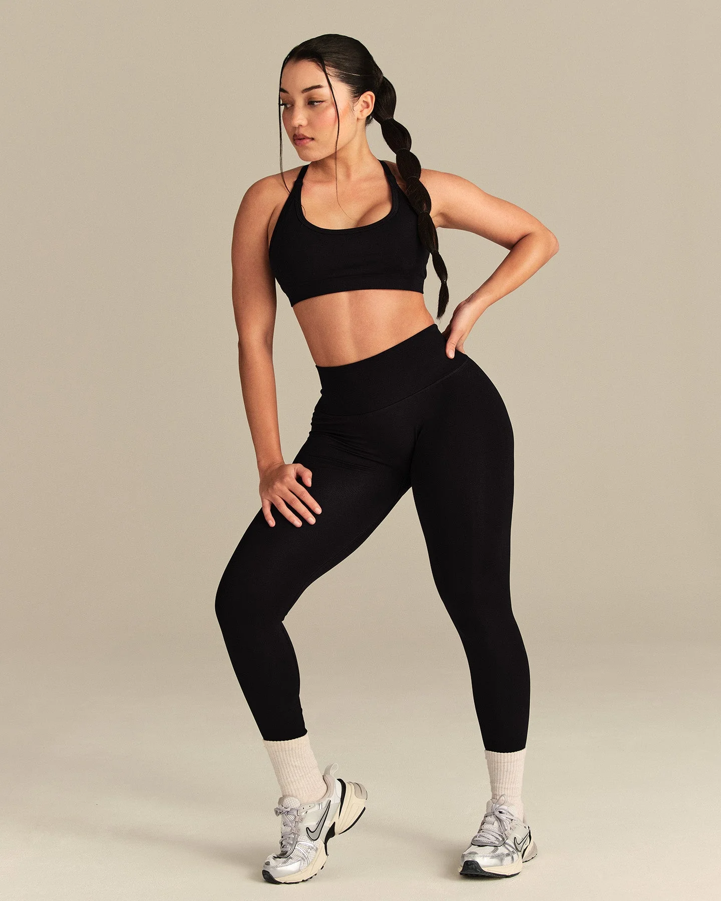 Define 2.0 Cross Back Bra | Black - Image 2