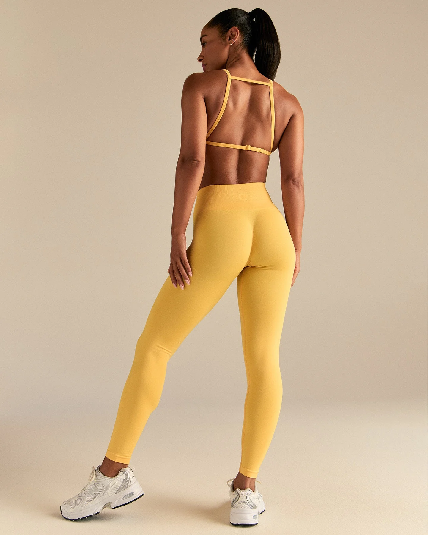 Define 2.0 High Neck Backless Bra | Mango - Image 7