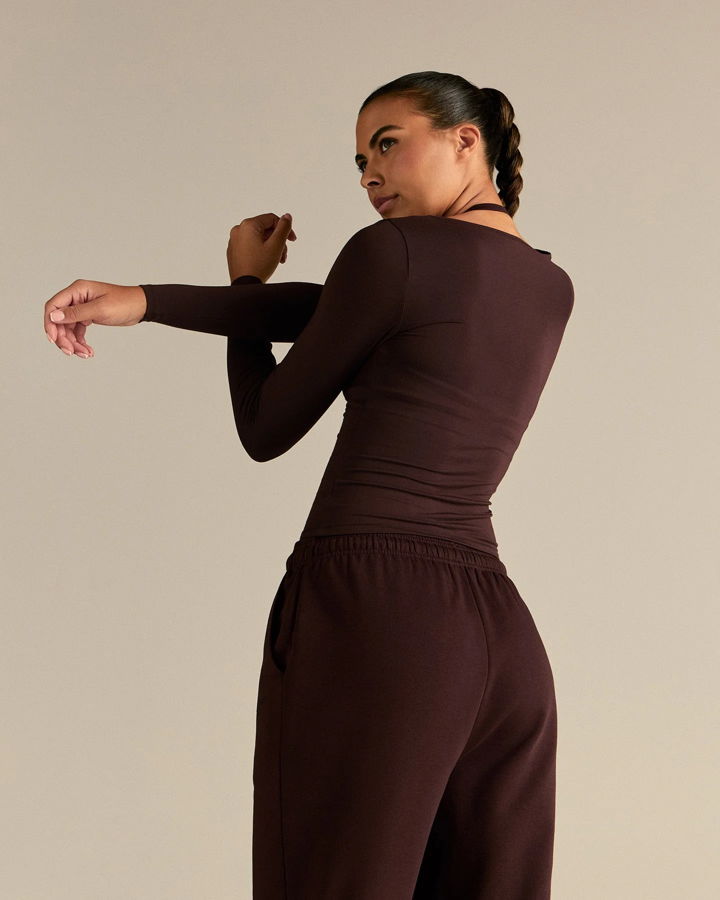 Smooth Contour Long Sleeve Reversible T-Shirt | Cafe Noir - Image 4
